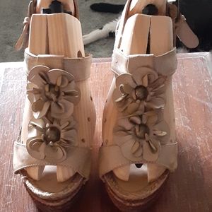 Beauty Heel wedge sandal